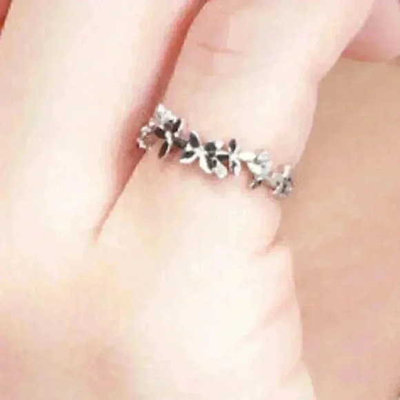 New 925 Silver CZ Small Flowers Ring - Picture 2 of 4